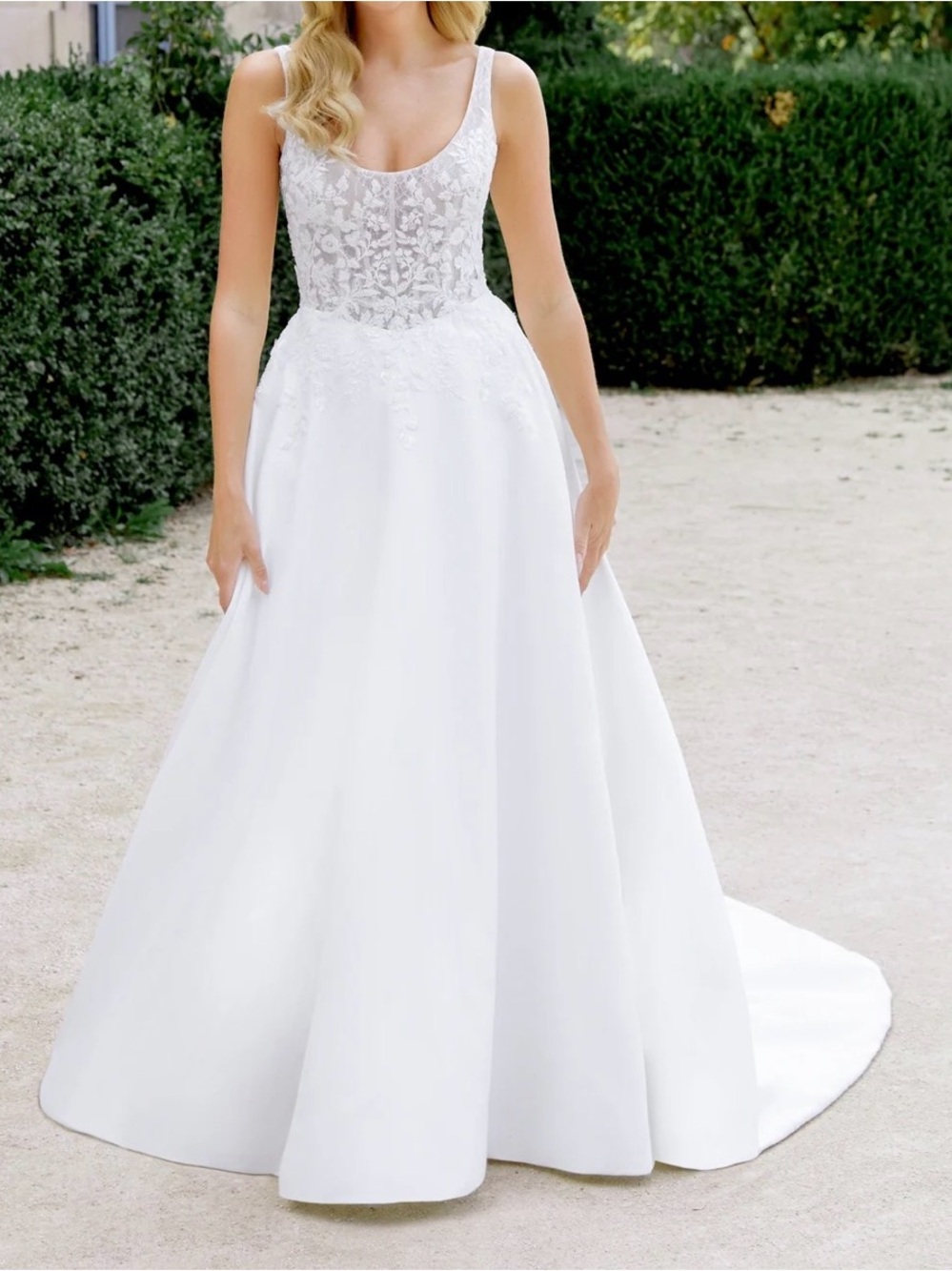 Elegant White Lace Bodice A-Line Wedding Dress New Size 18 Sincerity 44517